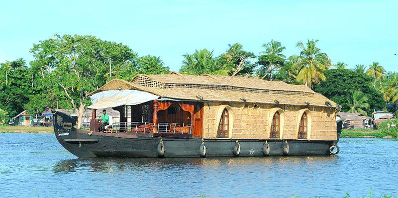 Kalloos Houseboats, Alleppey 3
